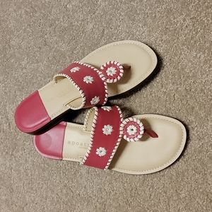 Apostrophe Jaquie pink leather thong sandal, Size 7M